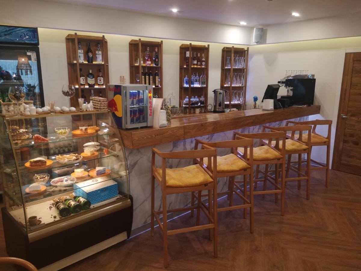 Ayhan Hotel Aqtöbe Esterno foto