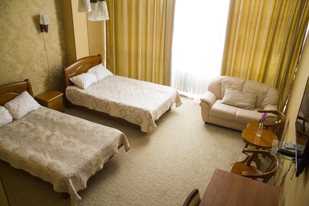 Ayhan Hotel Aqtöbe Esterno foto