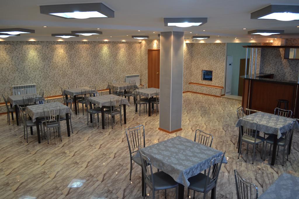 Ayhan Hotel Aqtöbe Esterno foto