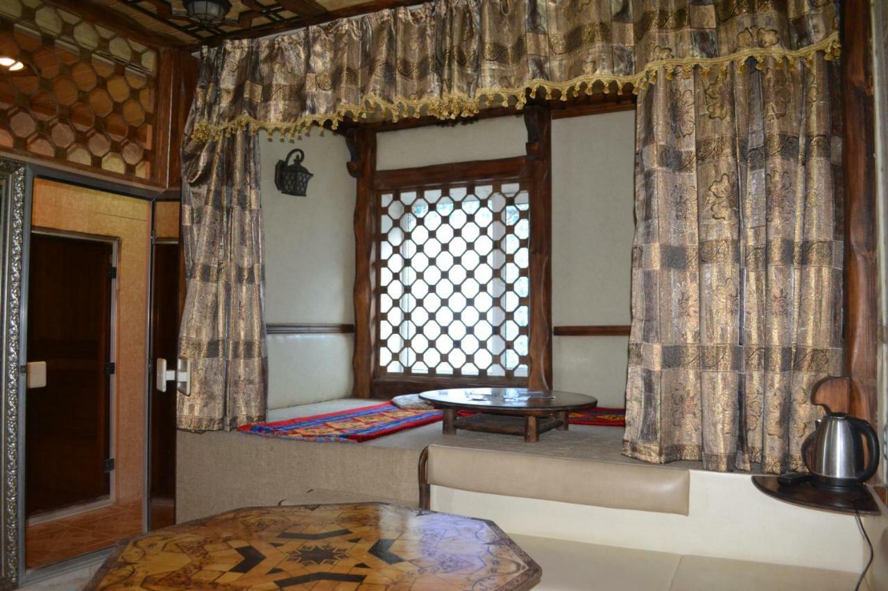 Ayhan Hotel Aqtöbe Esterno foto