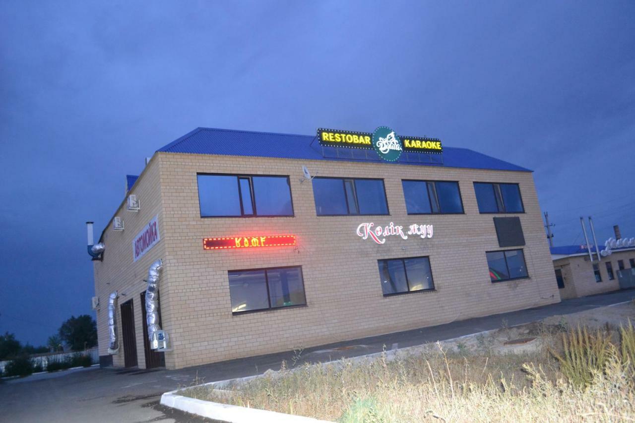 Ayhan Hotel Aqtöbe Esterno foto