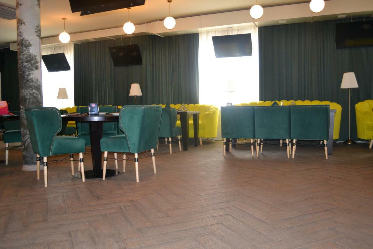 Ayhan Hotel Aqtöbe Esterno foto