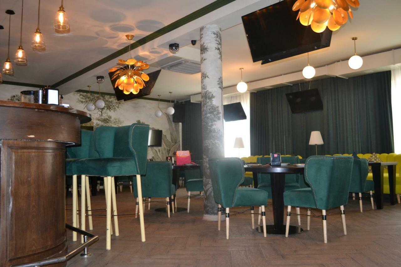 Ayhan Hotel Aqtöbe Esterno foto
