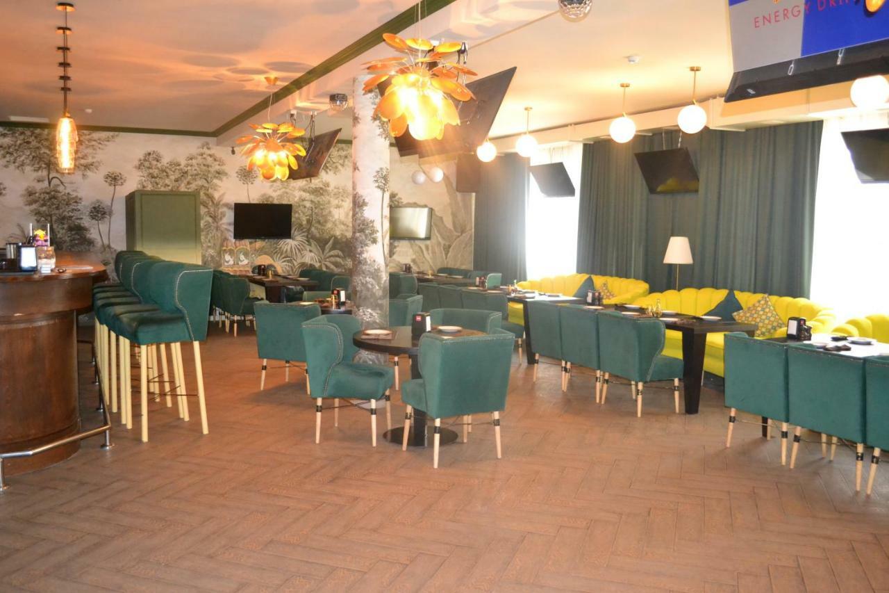 Ayhan Hotel Aqtöbe Esterno foto