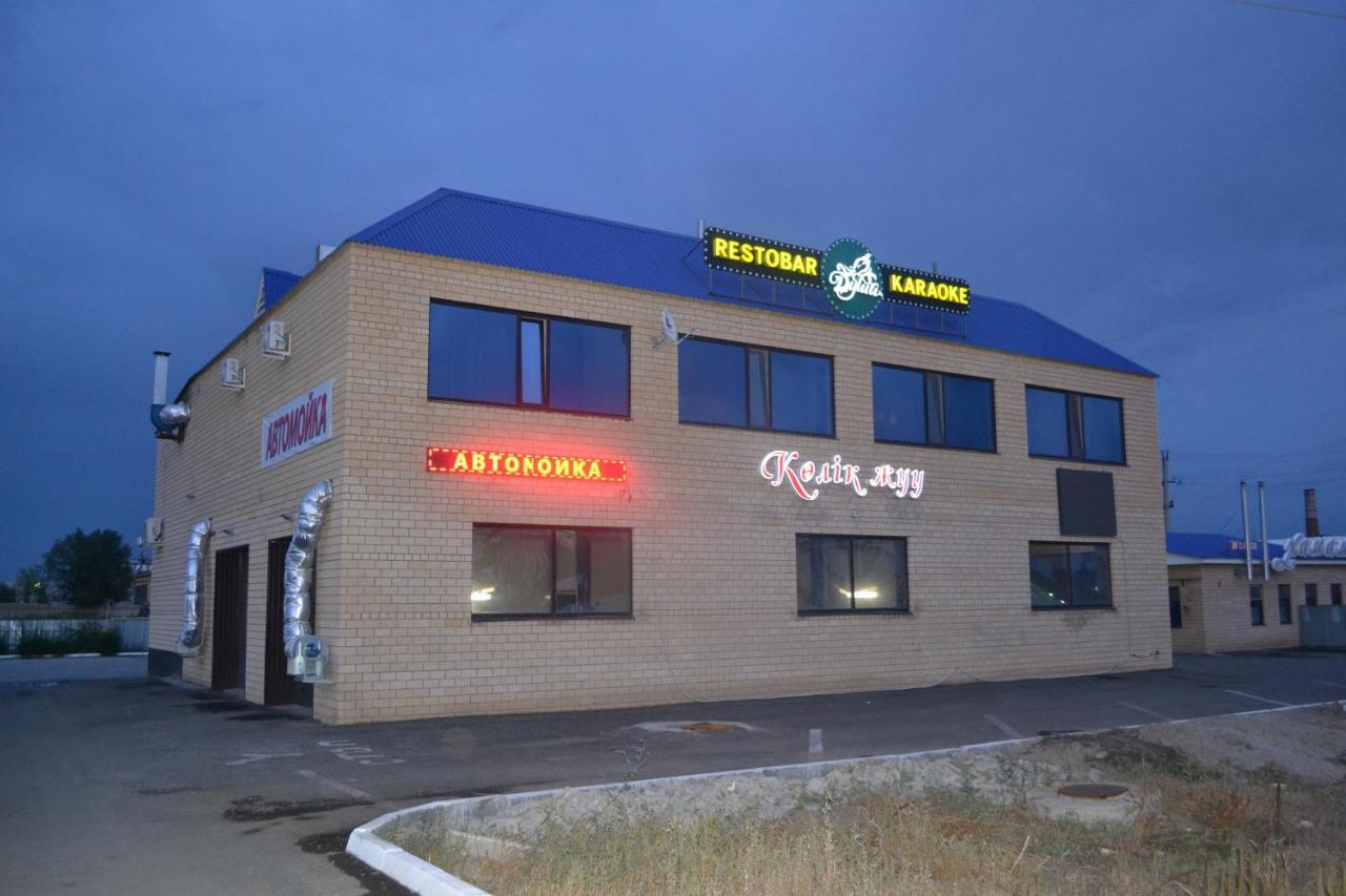 Ayhan Hotel Aqtöbe Esterno foto